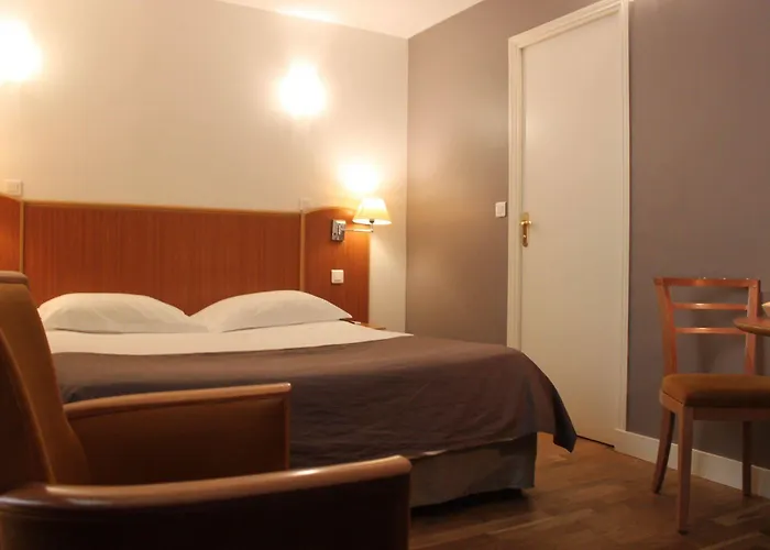 מלון Metropolitain 3*