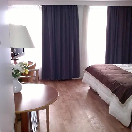 Metropolitain Hotel Paris